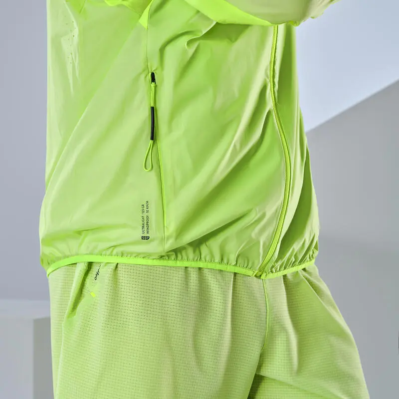 Pantalón Corto De Montaña Y Trekking Ultraligero Hombre Quechua FH900 Amarillo - Imagen 5